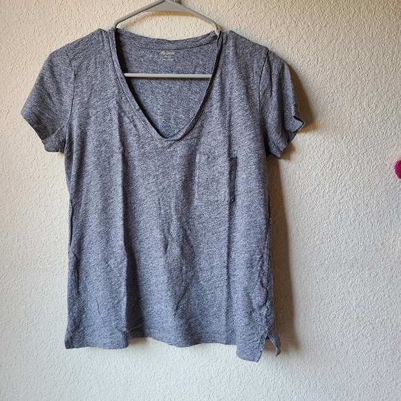 Madewell Tops - Madewell V-Neck Pocket Tee Size XS